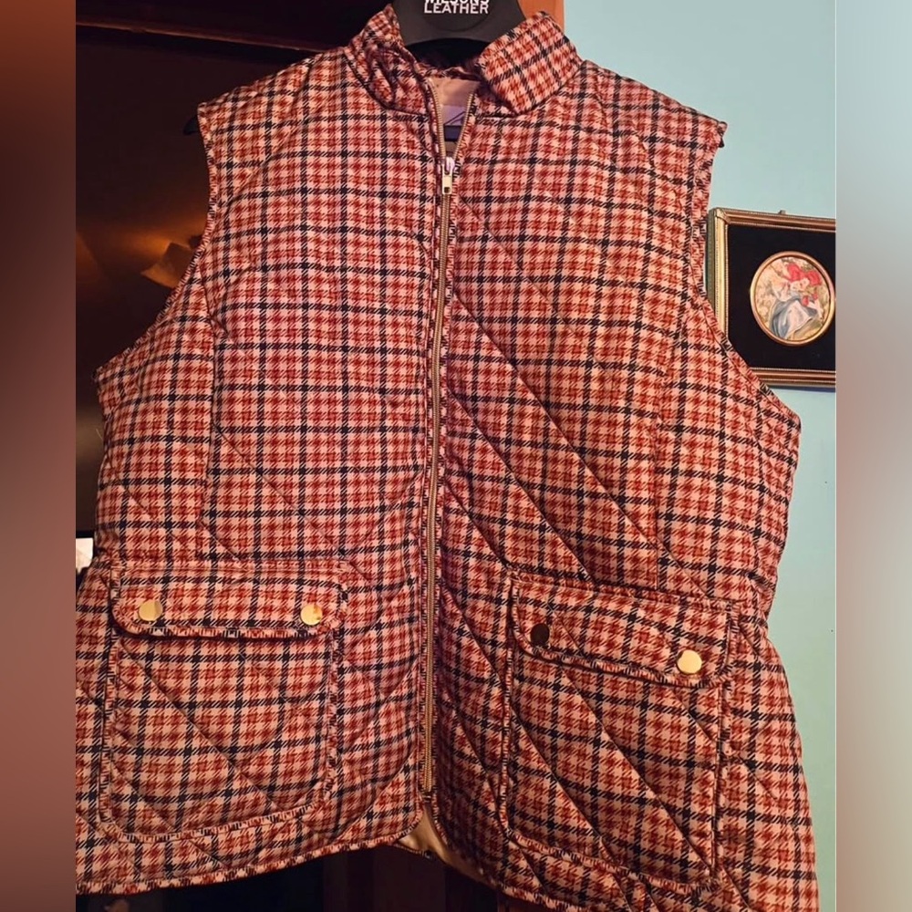 NWOT Stylish, Preppy St. John’s Bay Quilted/Puffer Plaid Vest